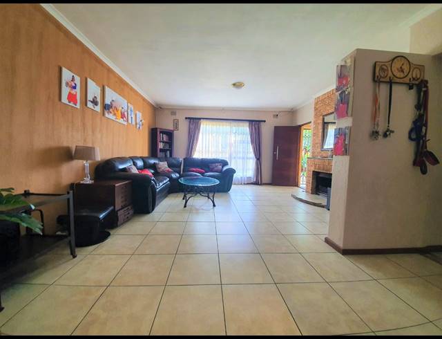 4 BEDROOM HOUSE FOR SALE IN TOWNSEND ESTATE